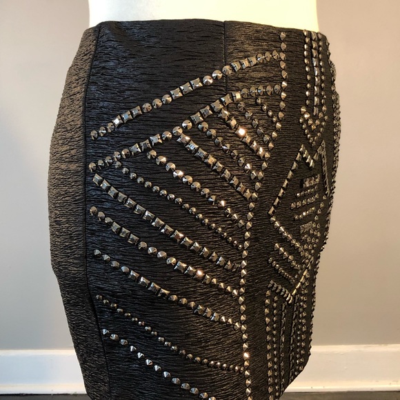 Guess mini skirt. - Picture 2 of 4